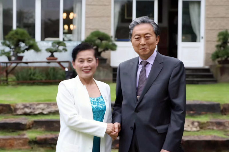 中外新闻社关注中日外交风波:<BR>鸠山由纪夫怒驳高市涉台言论,表示“越小的狗越会叫”